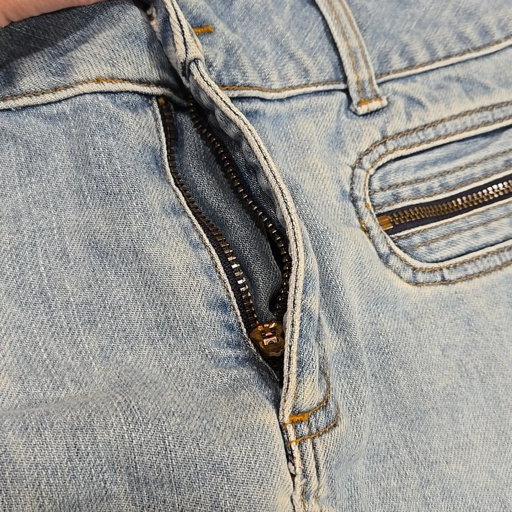 VTG AMERICAN EAGLE OUTFITTERS DENIM SKIRT W/ FRONT ZIPPERS. SIZE 10.